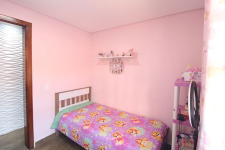 Casa de condomínio à venda com 130m², 4 quartos e 5 vagasQuarto 2