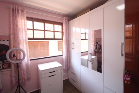 Casa de condomínio à venda com 130m², 4 quartos e 5 vagasQuarto 2