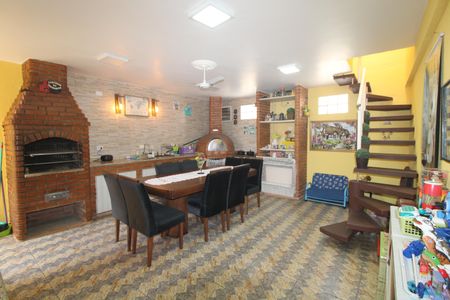 Casa de condomínio à venda com 130m², 4 quartos e 5 vagasÁrea comum