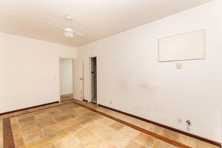 Casa à venda com 4 quartos, 270m² em Itaipu, Niterói