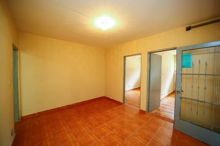 Sala de casa para alugar com 2 quartos, 110m² em Vila Bauab, São Paulo