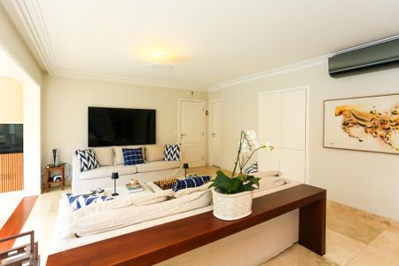 Sala de apartamento à venda com 3 quartos, 129m² em Real Parque, São Paulo