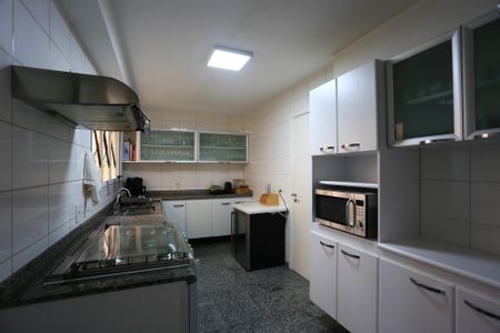 Apartamento à venda com 129m², 3 quartos e 2 vagasCozinha