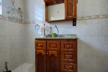 Casa de condomínio à venda com 183m², 3 quartos e 7 vagasBanheiro Social