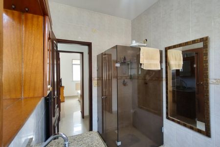 Casa de condomínio à venda com 183m², 3 quartos e 7 vagasBanheiro Social