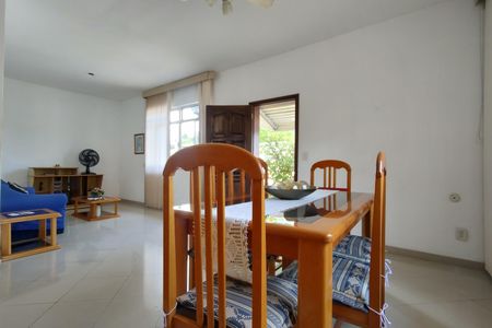 Casa de condomínio à venda com 183m², 3 quartos e 7 vagasSala