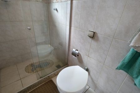 Casa de condomínio à venda com 183m², 3 quartos e 7 vagasBanheiro de Serviço