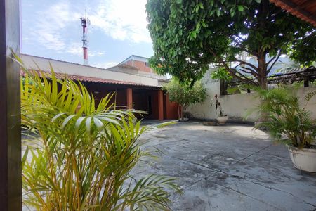Casa de condomínio à venda com 183m², 3 quartos e 7 vagasQuintal