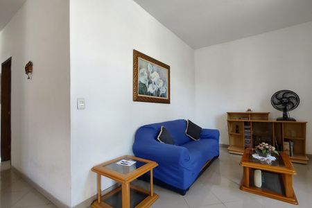 Casa de condomínio à venda com 183m², 3 quartos e 7 vagasSala