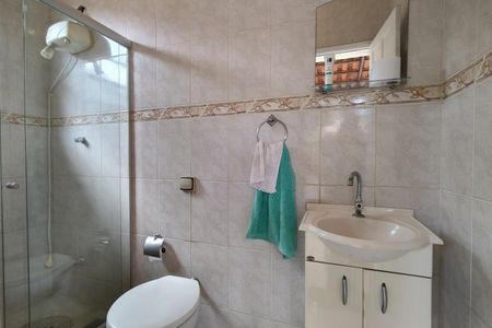 Casa de condomínio à venda com 183m², 3 quartos e 7 vagasBanheiro de Serviço