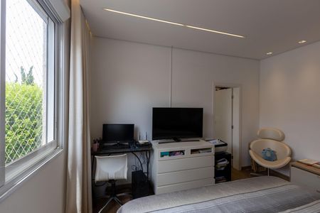 Casa de condomínio para alugar com 400m², 4 quartos e 4 vagasSuíte 3