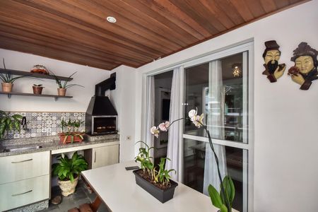 Apartamento à venda com 110m², 3 quartos e 2 vagasVaranda