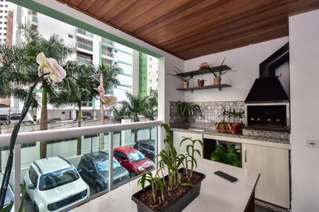 Apartamento à venda com 110m², 3 quartos e 2 vagasVaranda