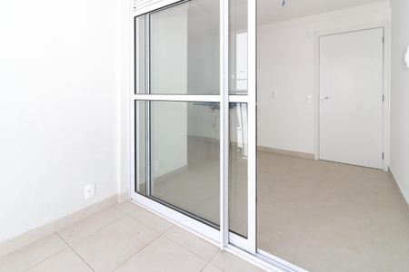 Apartamento para alugar com 34m², 2 quartos e sem vaga Apartamento para alugar com 34m², 2 quartos e sem vagaVaranda