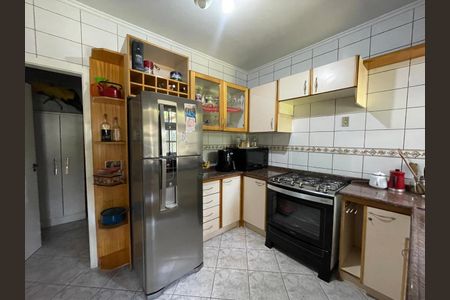 Casa à venda com 246m², 3 quartos e 3 vagas Casa à venda com 246m², 3 quartos e 3 vagasCozinha