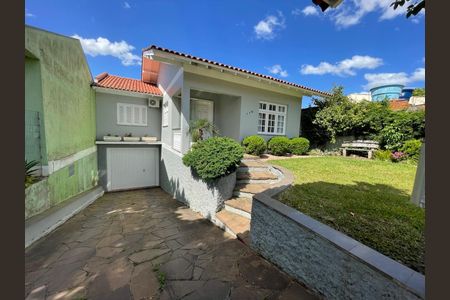 Casa à venda com 246m², 3 quartos e 3 vagas Casa à venda com 246m², 3 quartos e 3 vagasQuintal