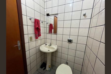 Casa à venda com 246m², 3 quartos e 3 vagas Casa à venda com 246m², 3 quartos e 3 vagasBanheiro da Suíte