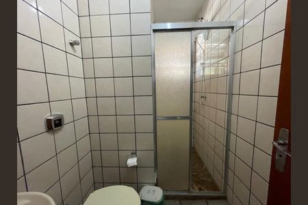 Casa à venda com 246m², 3 quartos e 3 vagas Casa à venda com 246m², 3 quartos e 3 vagasBanheiro da Suíte