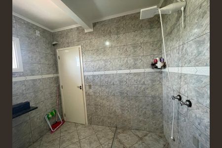 Casa à venda com 246m², 3 quartos e 3 vagas Casa à venda com 246m², 3 quartos e 3 vagasBanheiro 2