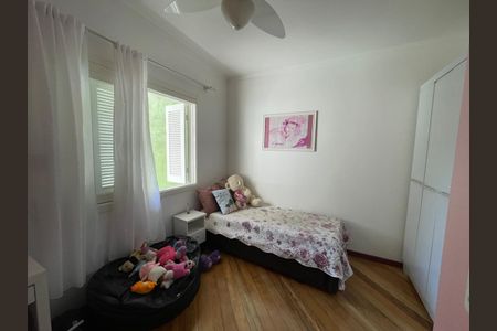 Casa à venda com 246m², 3 quartos e 3 vagas Casa à venda com 246m², 3 quartos e 3 vagasQuarto 1