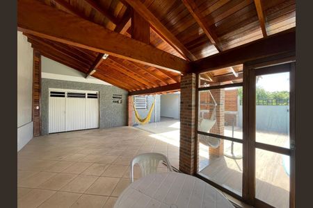 Casa à venda com 246m², 3 quartos e 3 vagas Casa à venda com 246m², 3 quartos e 3 vagasEspaço Gourmet
