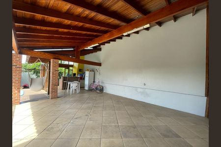 Casa à venda com 246m², 3 quartos e 3 vagas Casa à venda com 246m², 3 quartos e 3 vagasEspaço Gourmet