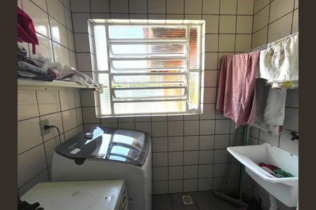 Casa à venda com 246m², 3 quartos e 3 vagas Casa à venda com 246m², 3 quartos e 3 vagasÁrea de Serviço 2