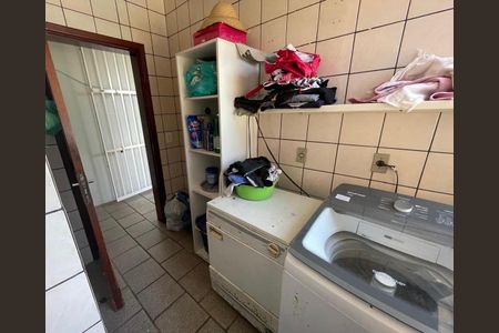 Casa à venda com 246m², 3 quartos e 3 vagas Casa à venda com 246m², 3 quartos e 3 vagasÁrea de Serviço 2