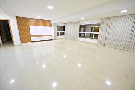 Apartamento para alugar com 215m², 4 quartos e 3 vagasSala