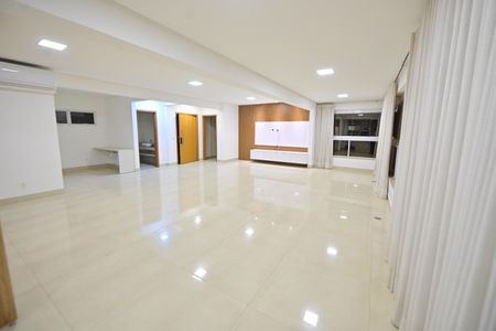 Apartamento para alugar com 215m², 4 quartos e 3 vagasSala