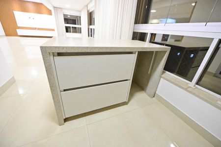 Apartamento para alugar com 215m², 4 quartos e 3 vagasSala