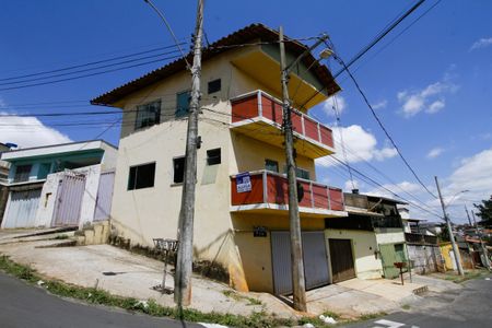 Casa para alugar com 130m², 2 quartos e 3 vagasFachada 