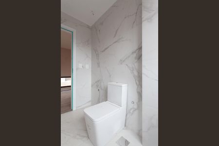 Casa à venda com 345m², 4 quartos e 6 vagas Casa à venda com 345m², 4 quartos e 6 vagasBanheiro Social 2