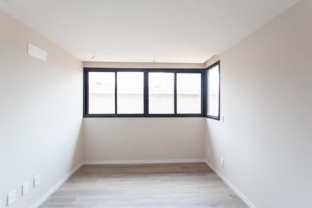 Casa à venda com 345m², 4 quartos e 6 vagas Casa à venda com 345m², 4 quartos e 6 vagasQuarto 2