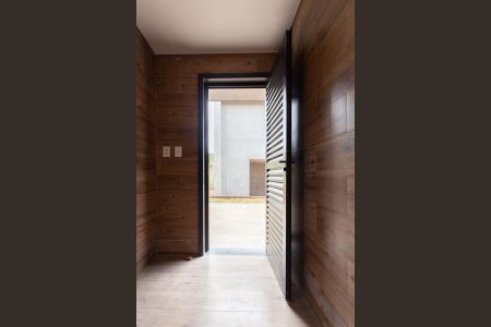 Casa à venda com 345m², 4 quartos e 6 vagas Casa à venda com 345m², 4 quartos e 6 vagasBanheiro de Serviço 2