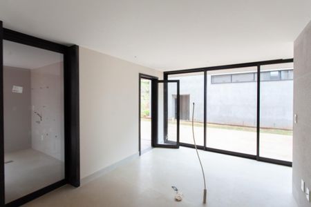 Casa à venda com 345m², 4 quartos e 6 vagas Casa à venda com 345m², 4 quartos e 6 vagasCozinha