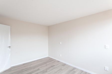 Casa à venda com 345m², 4 quartos e 6 vagas Casa à venda com 345m², 4 quartos e 6 vagasQuarto 1