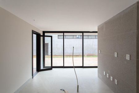 Casa à venda com 345m², 4 quartos e 6 vagas Casa à venda com 345m², 4 quartos e 6 vagasCozinha