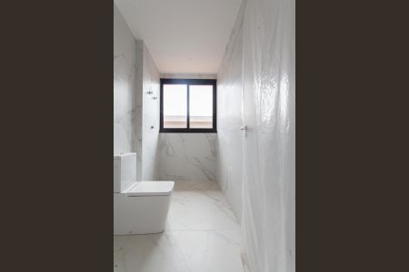 Casa à venda com 345m², 4 quartos e 6 vagas Casa à venda com 345m², 4 quartos e 6 vagasBanheiro Social 2