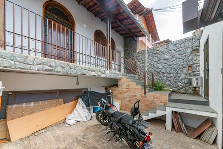 Casa para alugar com 157m², 3 quartos e 1 vaga Casa para alugar com 157m², 3 quartos e 1 vagaGaragem