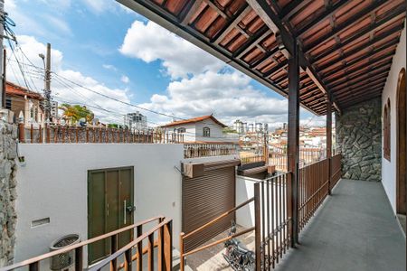 Casa para alugar com 157m², 3 quartos e 1 vaga Casa para alugar com 157m², 3 quartos e 1 vagaVaranda