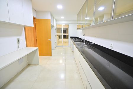 Apartamento para alugar com 215m², 4 quartos e 3 vagasCozinha