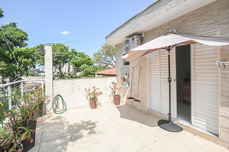 Casa à venda com 169m², 3 quartos e 1 vagaSacada Suíte