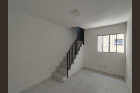 Sala de casa para alugar com 1 quarto, 66m² em Vila Brasilina, São Paulo