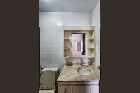 Apartamento à venda com 73m², 3 quartos e 2 vagasBanheiro da Suíte