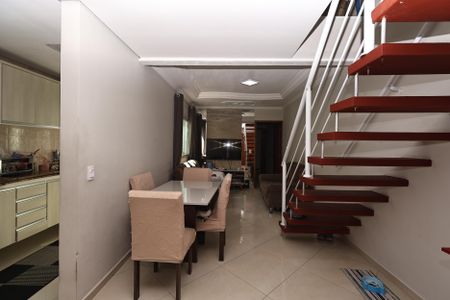 Apartamento à venda com 120m², 2 quartos e 2 vagas Apartamento à venda com 120m², 2 quartos e 2 vagasSala
