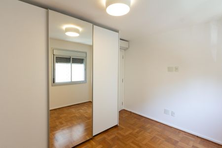 Apartamento à venda com 111m², 3 quartos e 2 vagasQuarto 2