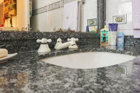 Apartamento à venda com 280m², 4 quartos e 3 vagasBanheiro da Suíte 2