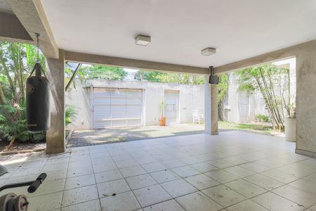 Garagem de casa à venda com 4 quartos, 600m² em Brooklin, São Paulo