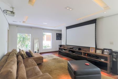 Sala de TV de casa à venda com 4 quartos, 600m² em Brooklin, São Paulo